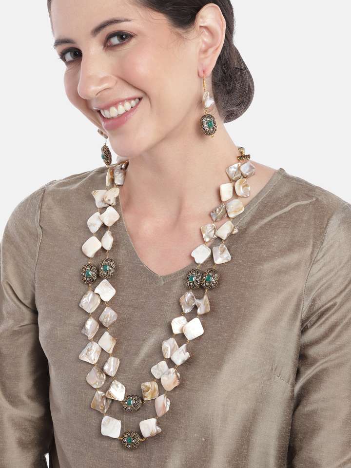 StuddedBeadedLayeredJewellerySet7
