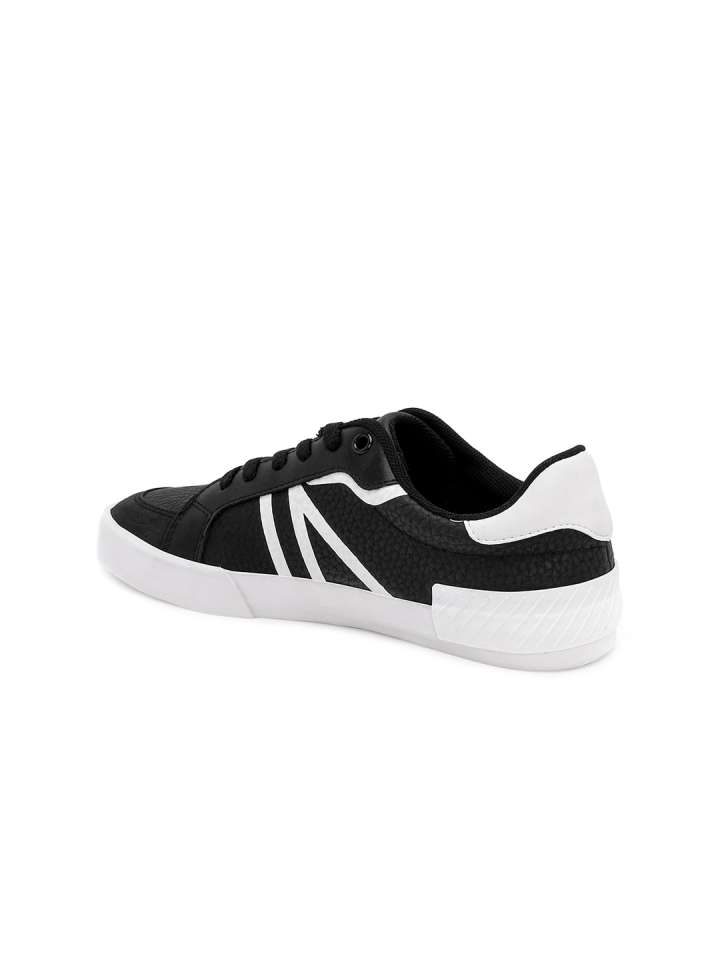 56d0d7f4ecd11709189354321RedTapeWomenWovenDesignPUSneakers3