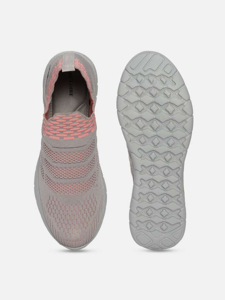 OnSneakers5(1)